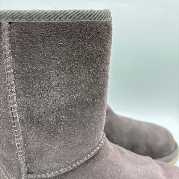 Koolaburra by Ugg Koola Short Grey Shearling Boots, size 8 W - Picture 2 of 8